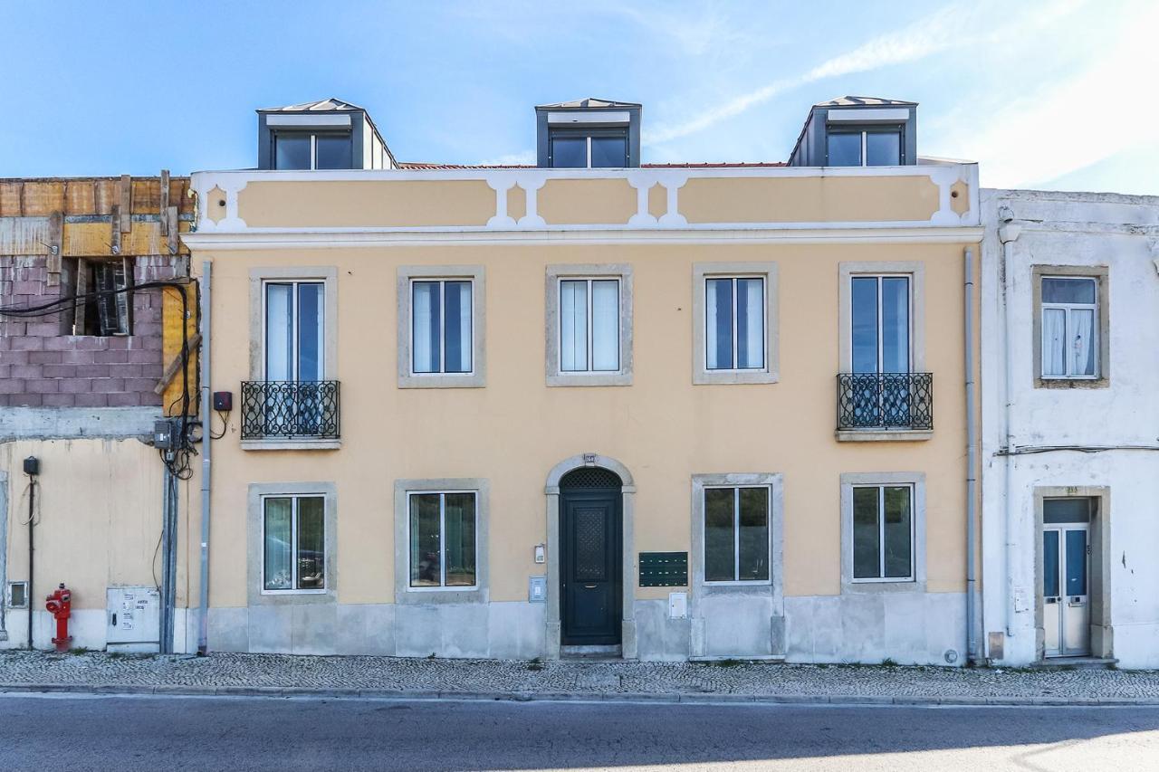 Vita Portucale ! Concept Apartment Campo Ourique Lisbon Exterior photo